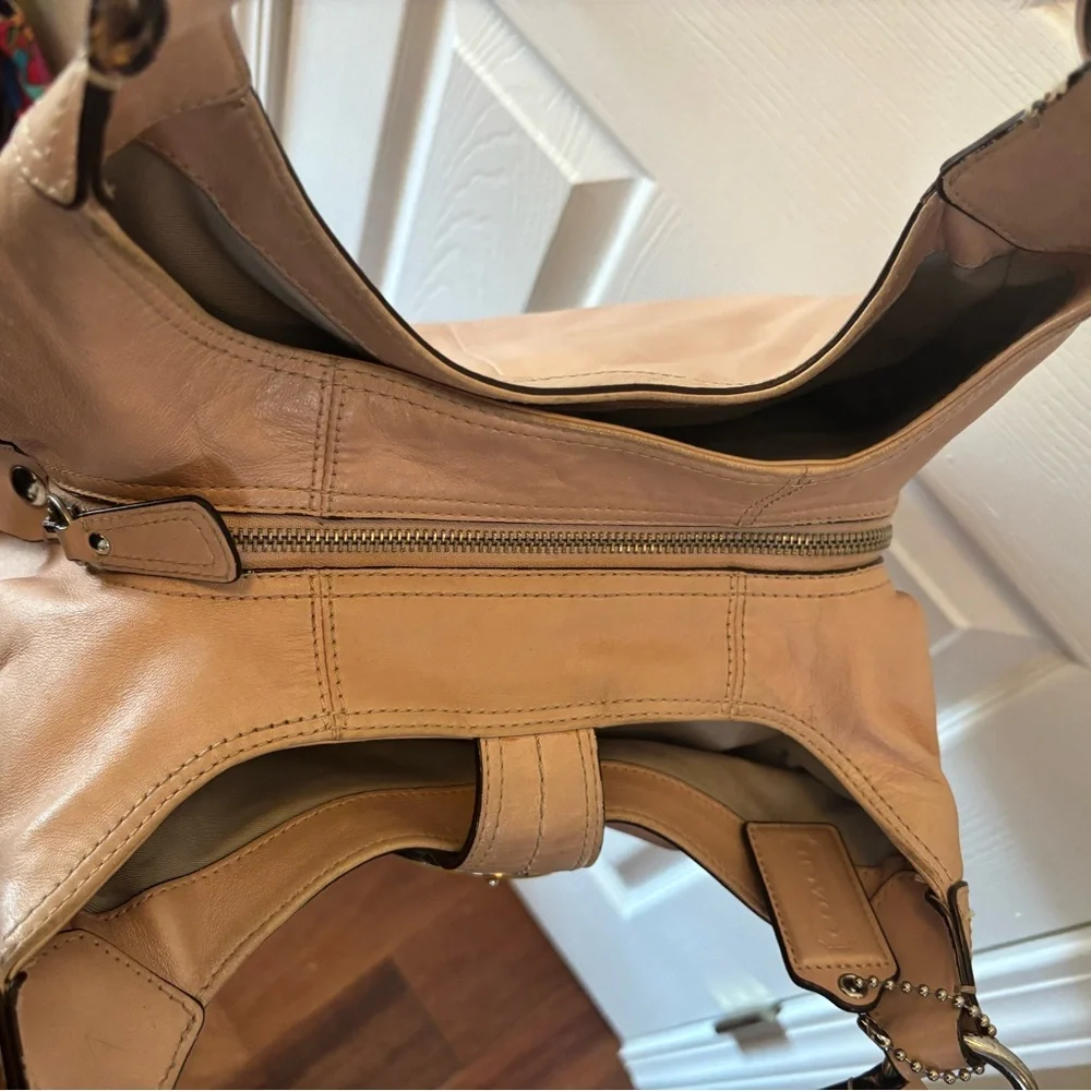 Coach SoHo Madison Lynn Enamel Buckle Hobo - Picture 11 of 16